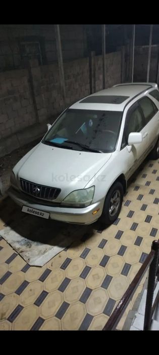 Lexus 300 автокөлігі сатылады.