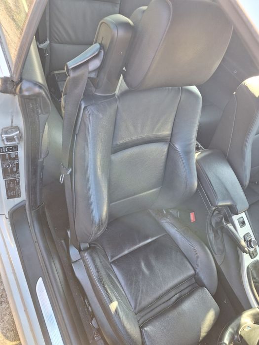 Бмв е93 на части 
М пакет 
19ки джанти 
CiC голяма навигация 
Огледала