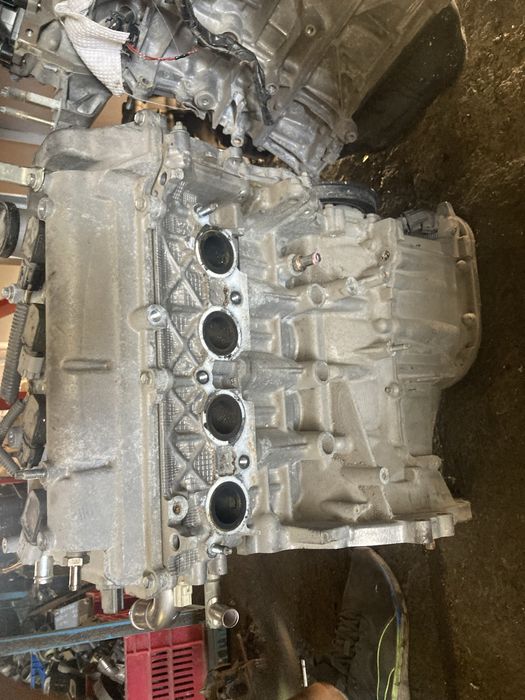Toyota yaris 1.5 i hybrid 2015 година Двигател