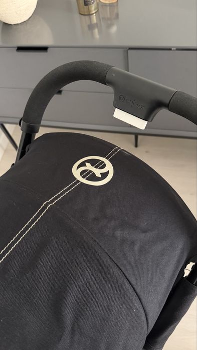Продаю коляску Cybex Beezy