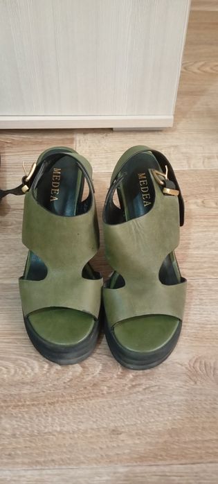 Продаётся обувь женская б/у