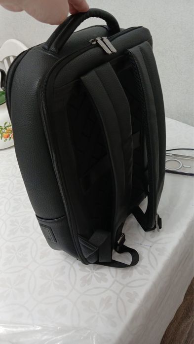 Сумка-рюкзак и студентам и школьникам