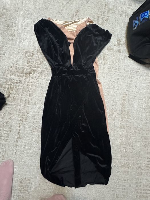 Продам б/у платья