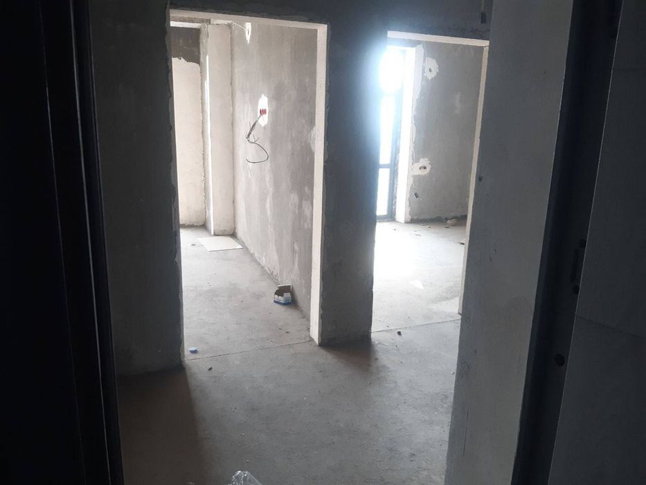 Eshonguzar 74 kv yangi bino kodastr bor