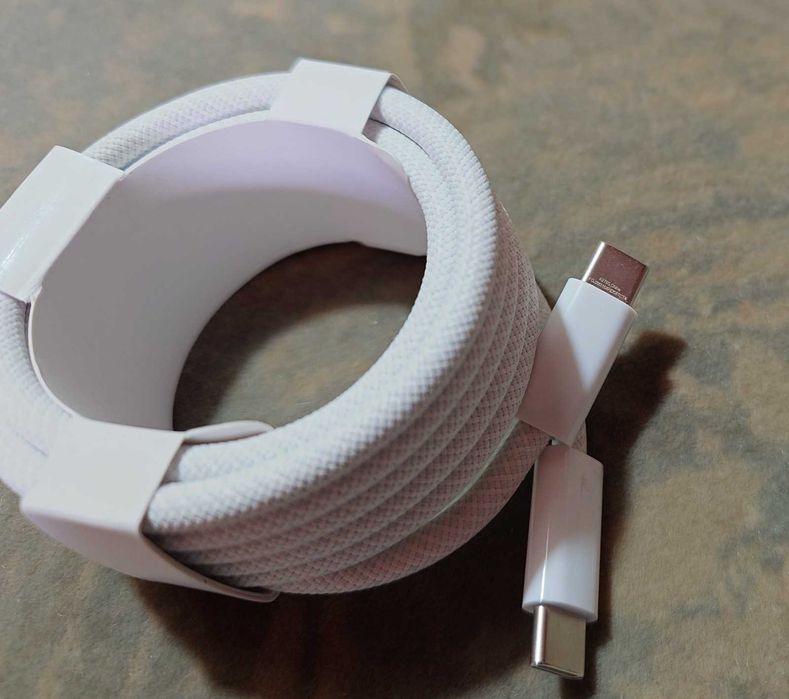 Cablu Apple 240W USB-C  MU2G3ZM/A Woven  2 m sigilat - iphone 16 Ipad