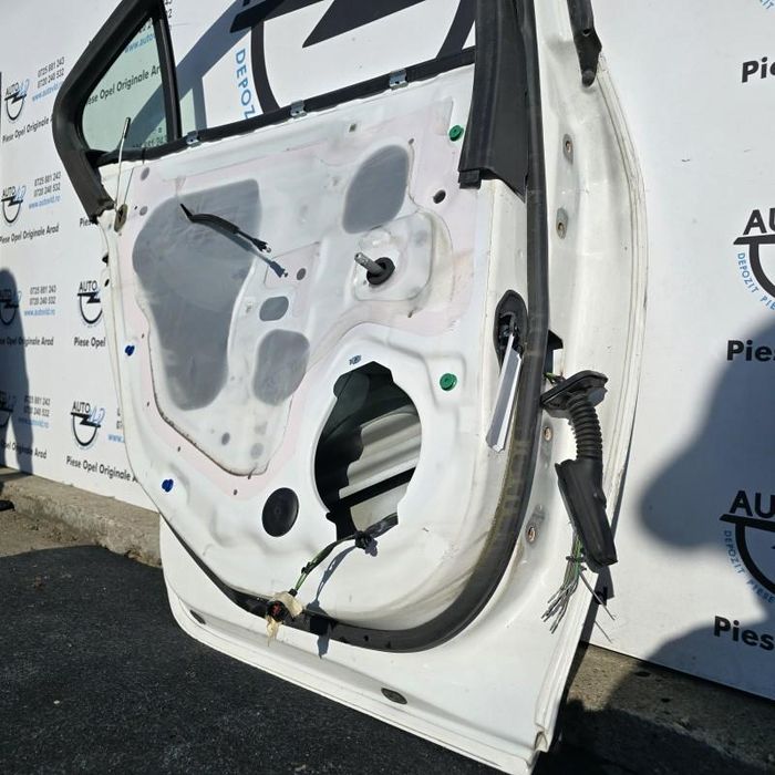 Portiera usa alba Z40R stanga spate Opel Insignia facelift