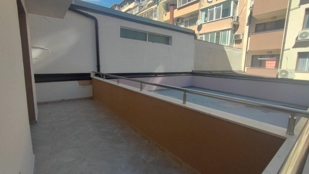 Продава се Тристаен апартамент в Варна, Лятно кино Тракия - 112 кв.м за 2036 €/кв.м - Снимка #2