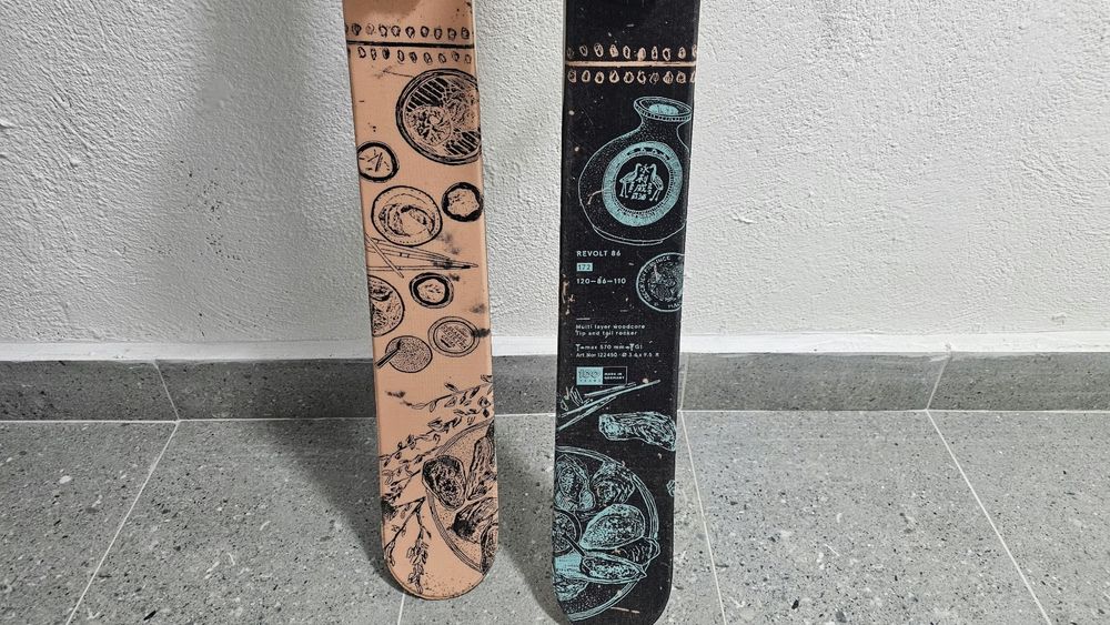 Völkl Revolt 86, 172 cm, freestyle, cu legături incluse