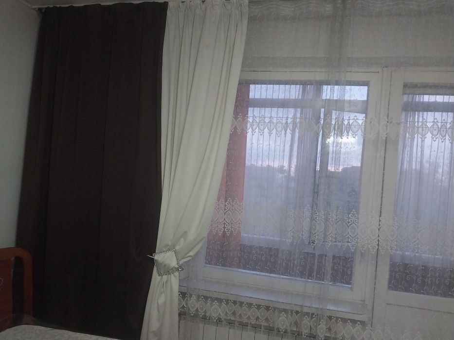Шторы разные, в отличном состояний,