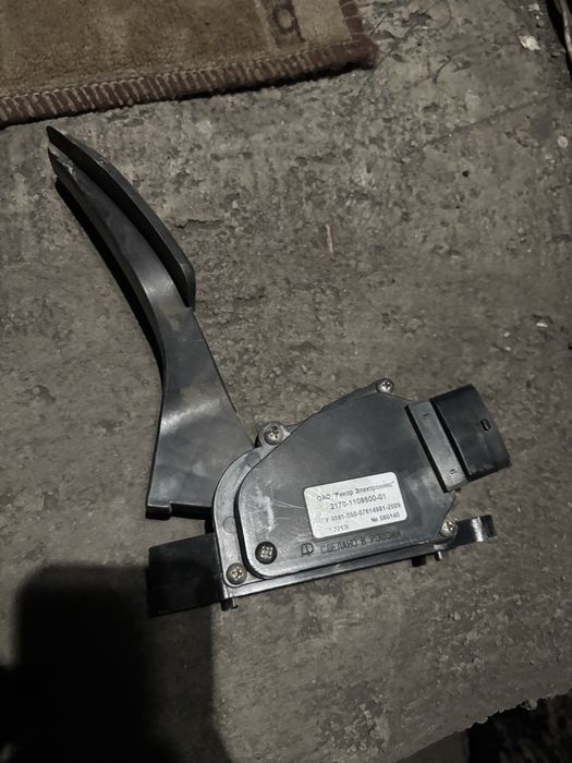 Педаль газа приора