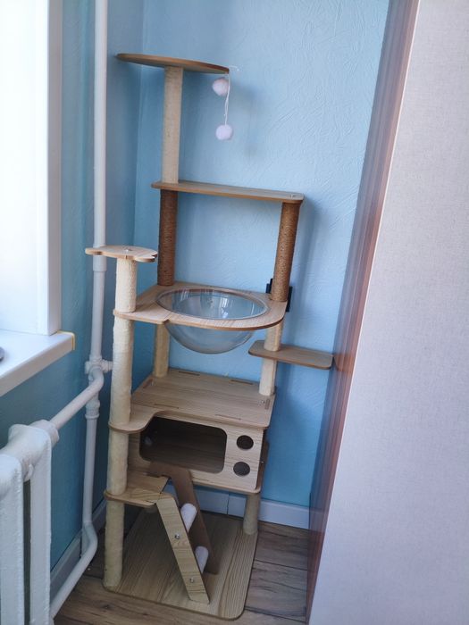 Продам кошачий домик.