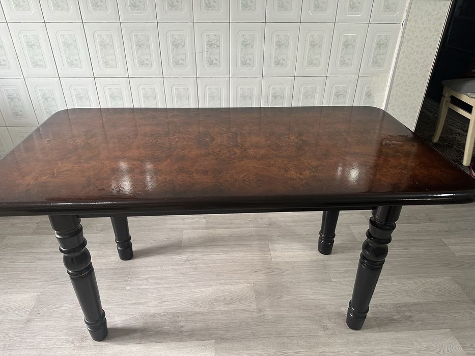 Продам стол б/у дерево