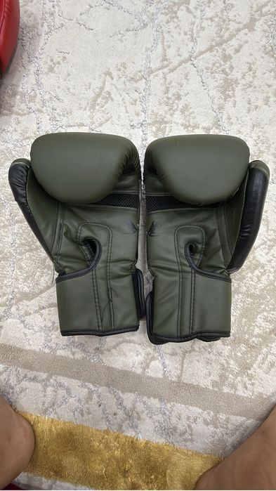 Боксёрские перчатки