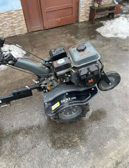 Motocultor cu remorcă