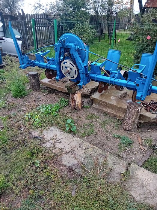 Semănătoare porumb 4randuri