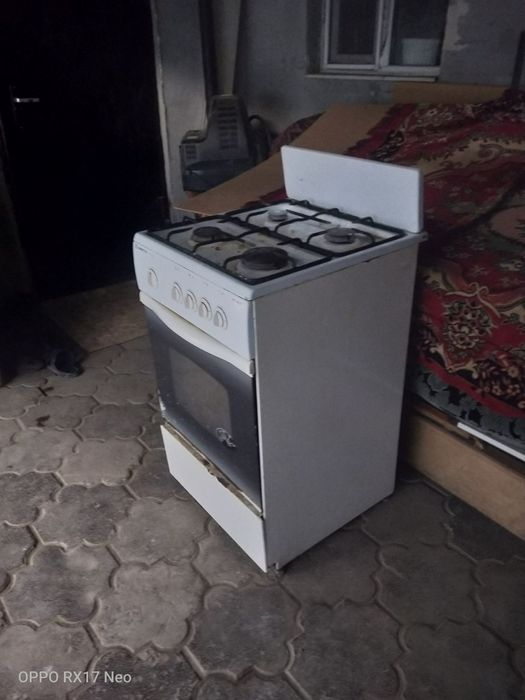 Продам газовую плиту