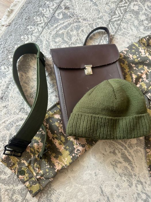 Продам Ваенную форму, для кафедры.