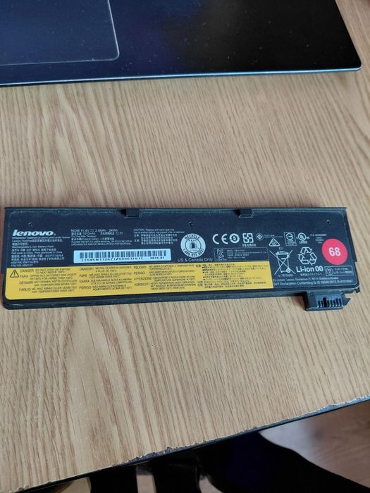 Vând baterie de laptop lenovo t450