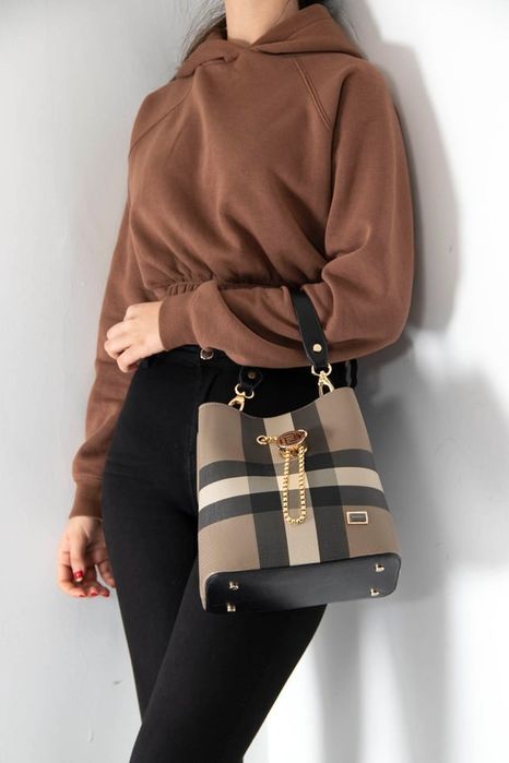 НОВО! ЛИКВИДАЦИЯ! Дамска чанта „Катания“ в каре