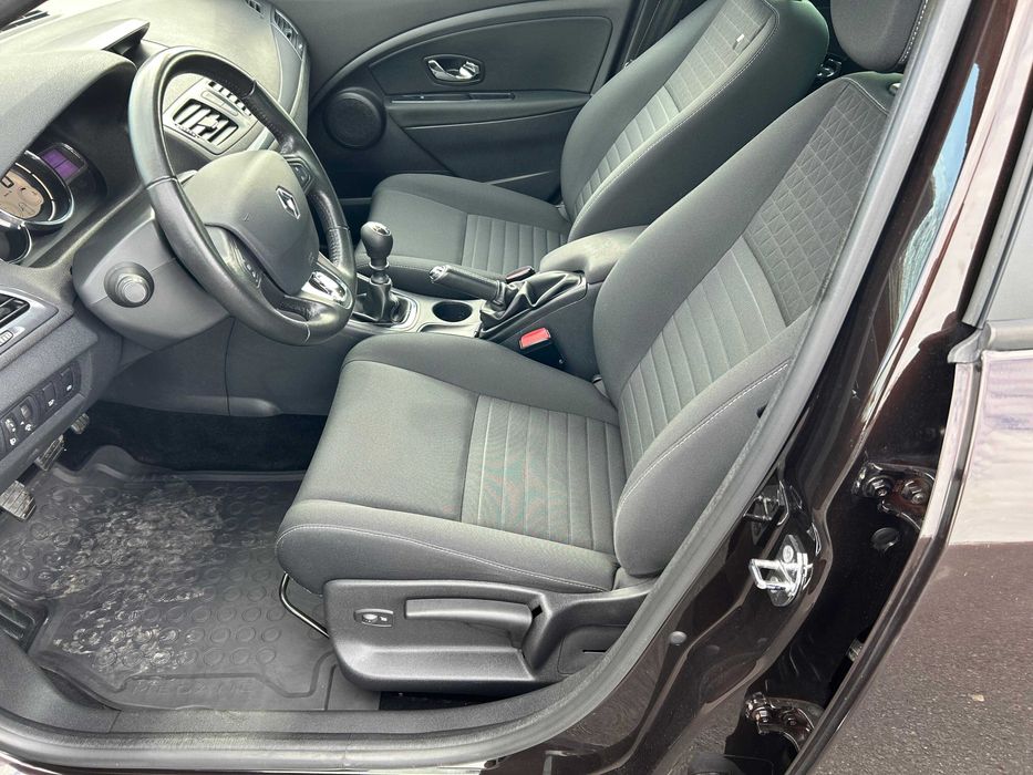 Vand Reanault Megane 1.2 Benzina