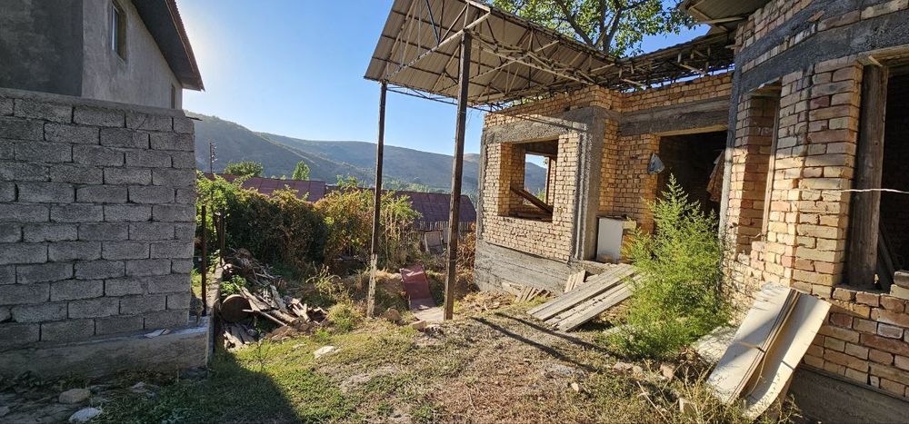 Срочно Чарвокда дача сотилади