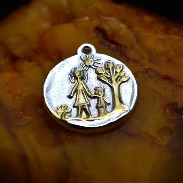 Сребърен медальон 925 „Майка и Дете“ – семейна обич и закрила |бижу