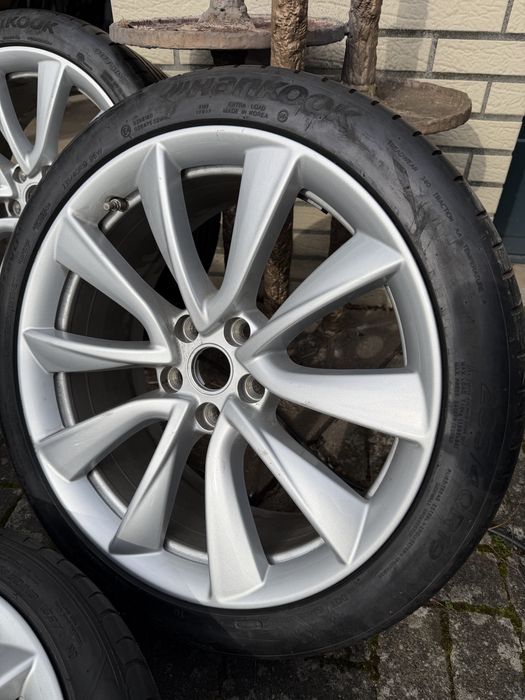 Jante 19” Tesla Model 3 -cauciucuri vara 235 40 R19 + senzori presiune
