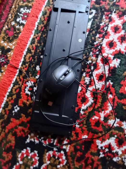 Klaviatura va mishka sotiladi kami bor