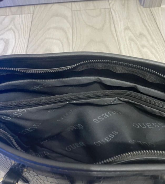Geanta Guess neagra