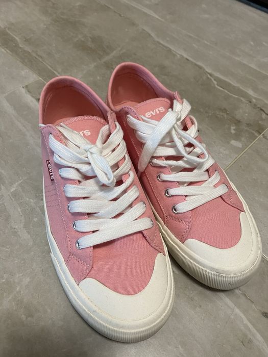 Дамски кецове Levi’s