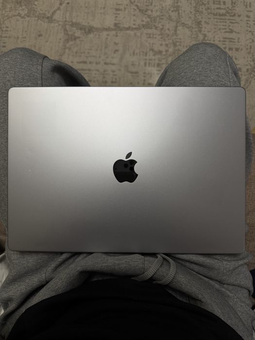 Macbook pro 16 m1 pro 16/512