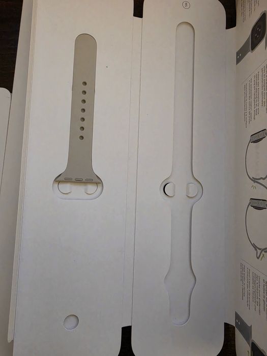 Apple watch  starlight