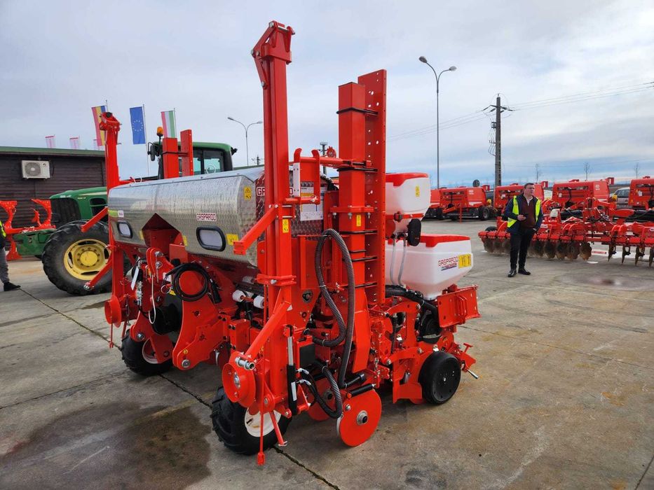 SEMANATOARE DE PRECIZIE GASPARDO Maga 8 45-80 Fertilizator dublu disc