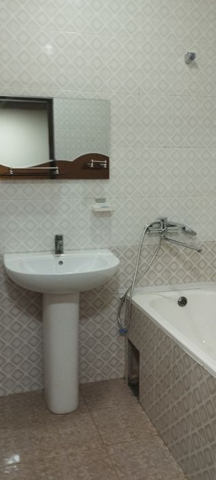 Срочно сдаётся 2хком 1 этаж новый кирпичный дом