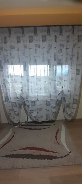 Перде, кувертюра и картина за тийн стая