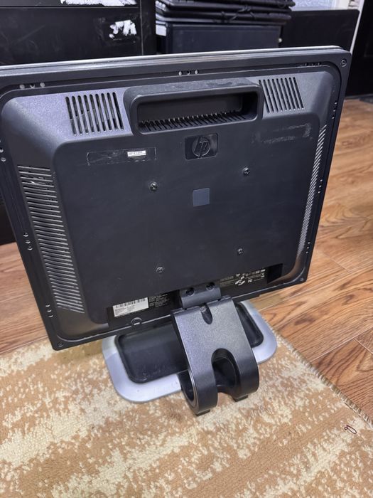 Монитор HP L1710