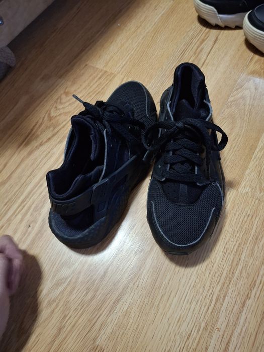 Încălțăminte originala.