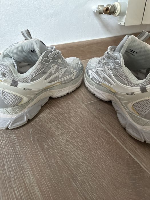 Off white be right back