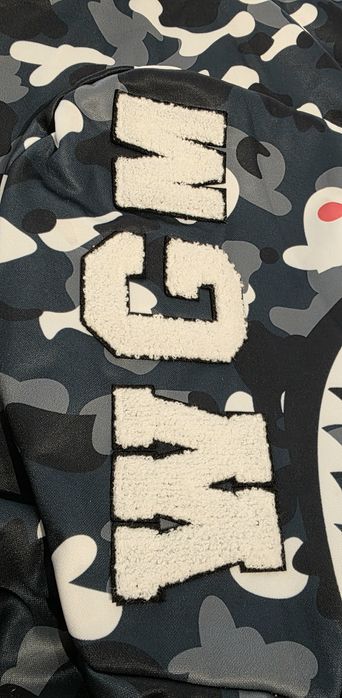 Нови суичъри BAPE Sharkhead