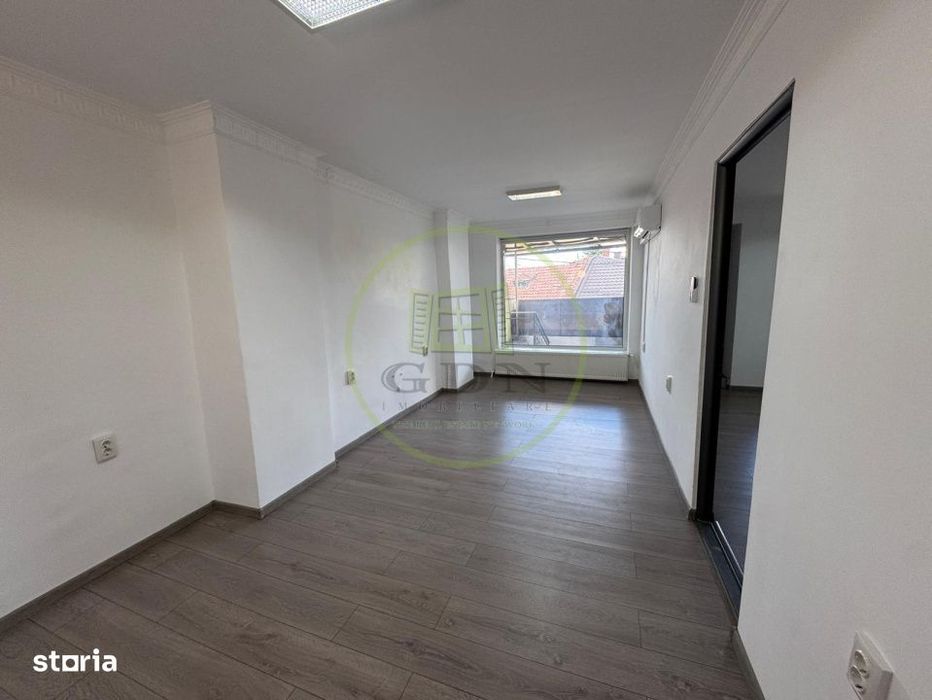 Inchiriere casa pentru birouri + 4 garaje, P-ta Cipariu