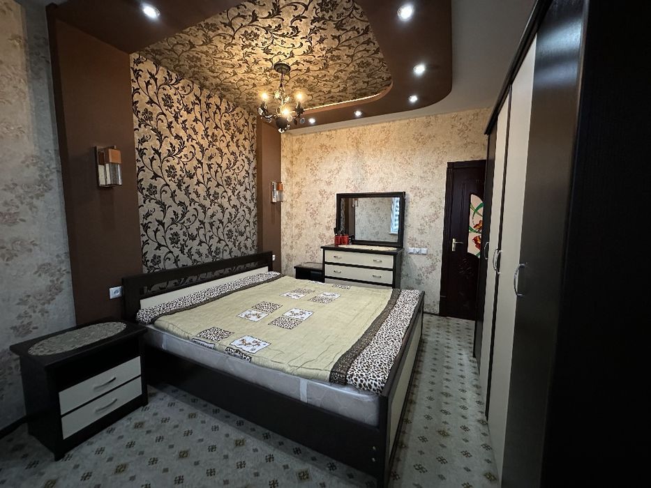 Айбек метро 3 хонали квартира арендага берамиз.