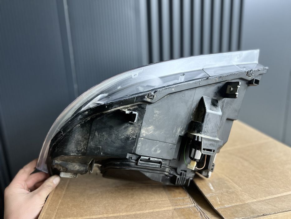 Vand far dreapta BMW Seria 3 E90 E91 xenon