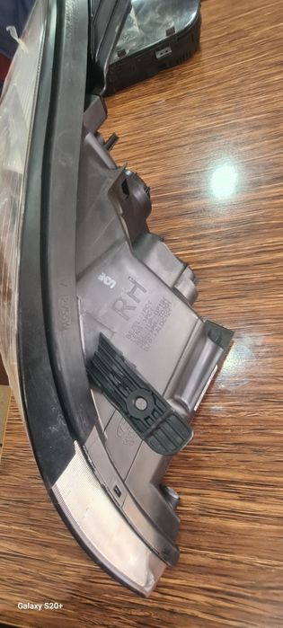 Фара правая (оригинал) KIA SEDONA.