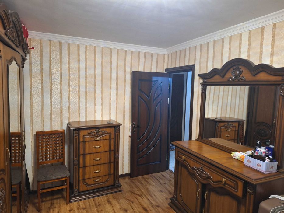 Продаётся 3× квартира под офис
