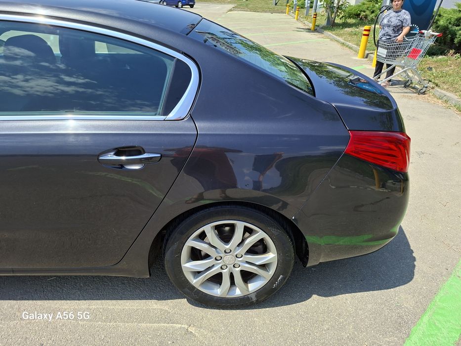 Vând Peugeot 508 hibrid sau schimb  cu rulota  an după 2005