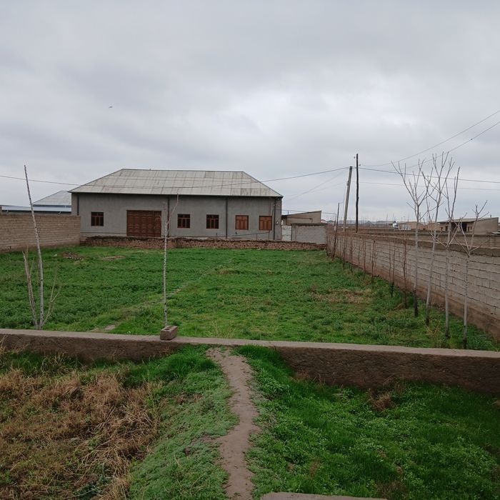 6 sotix yer sotiladi