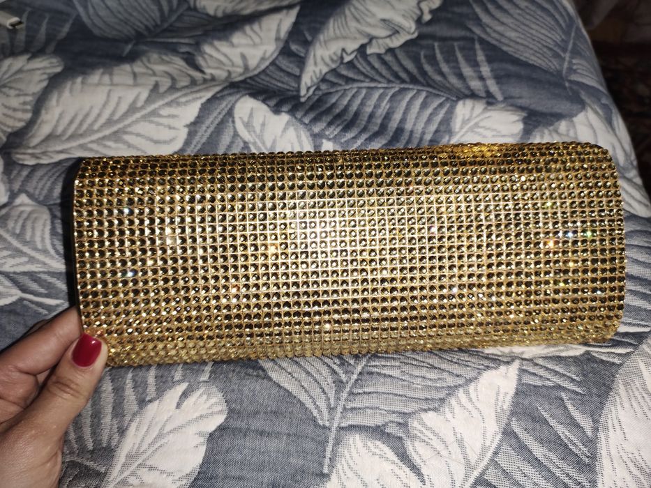 Клатч женский золотого цвета