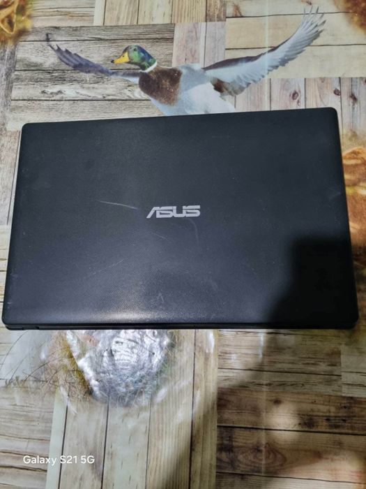 лаптоп Asus f551c