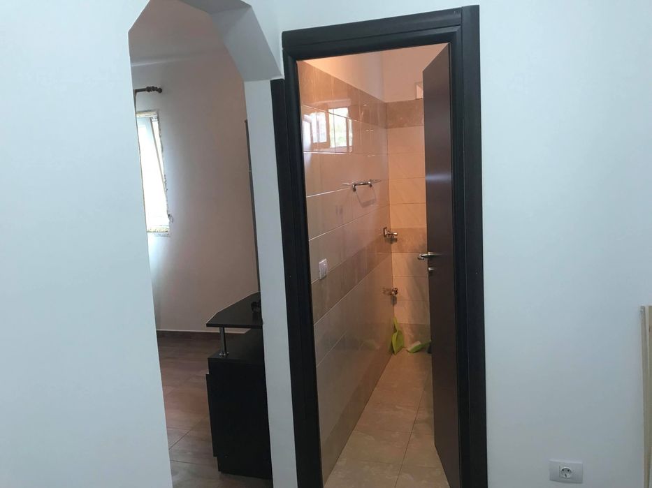 Închirieez garsoniera
