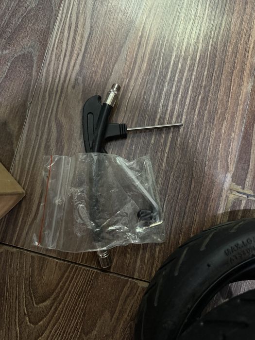Срочно продам самокат xiaomi mi electric scooter m365